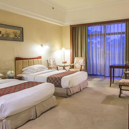 Phoenix Hotel Wuyi Jiangmen Exterior photo